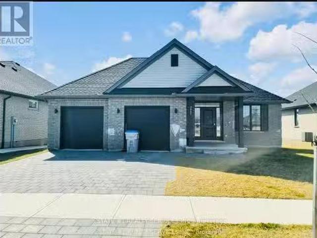 House for sale in Strathroy-caradoc, Ontario