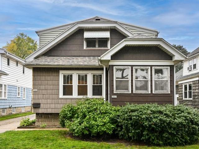 House for sale in Woodlawn Manor, West Allis