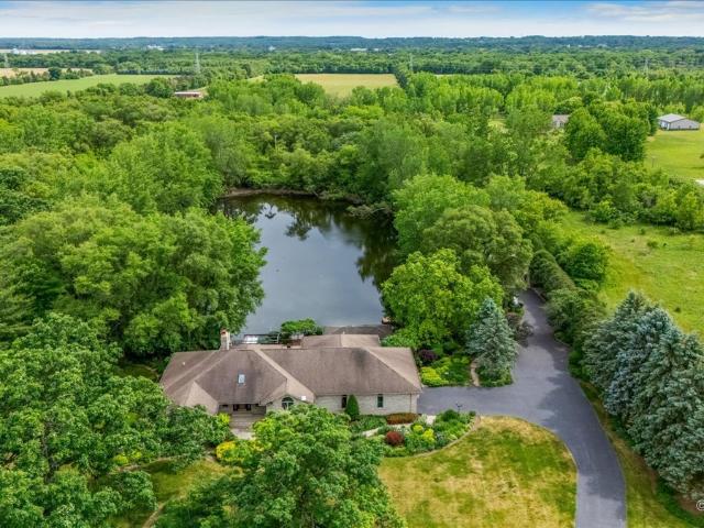 House for sale in Mchenry, Illinois