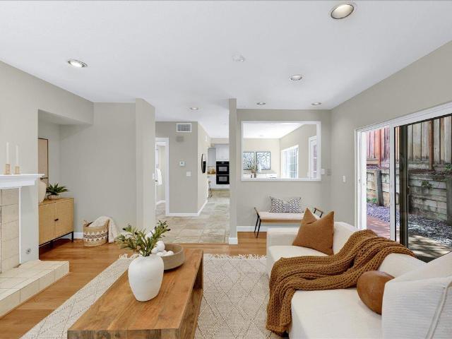 Townhouse for sale in Saratoga