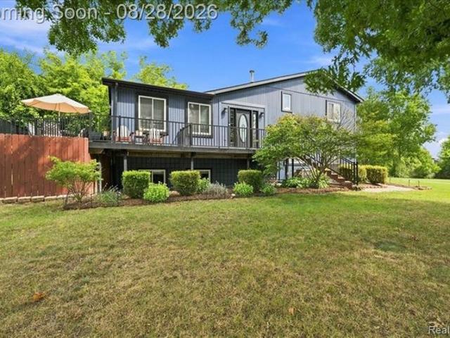 House for sale in Rochester Hills, Michigan