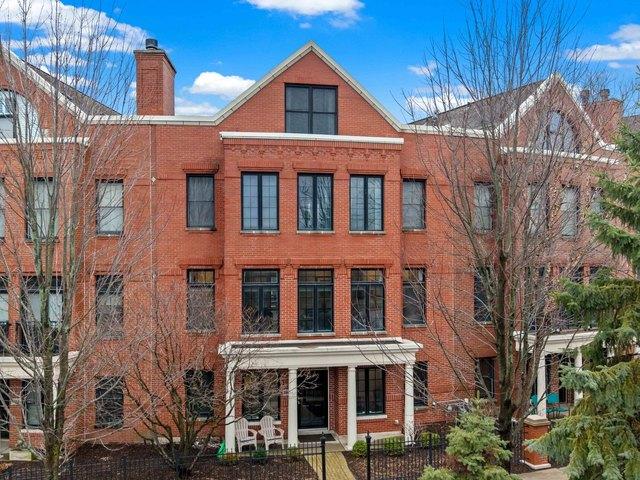 Townhouse for sale in Glenview, Illinois