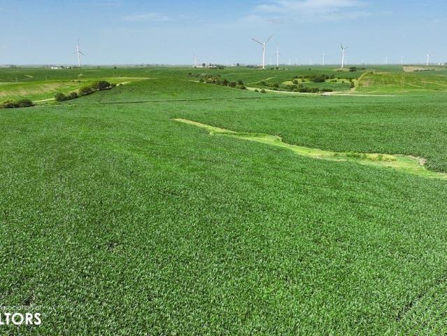 Farm for sale in Deep River, Iowa