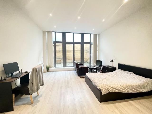 Apartment for rent in Lane, Greater London