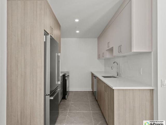 Apartment for rent in Pointe-Claire, Montréal (région administrative)