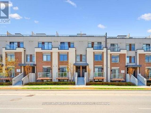 Townhouse for sale in Oakville, Ontario