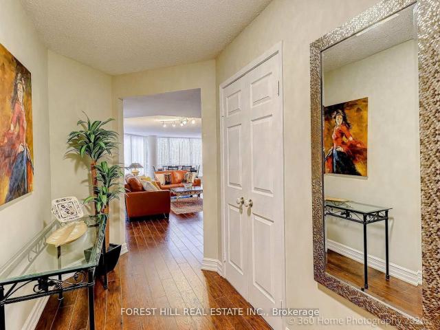 Condo for sale in Uptown, Mississauga