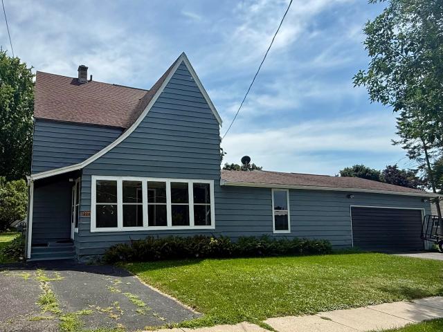 House for sale in Fox Lake, Wisconsin