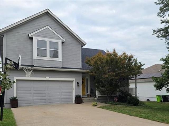 House for sale in East Elm Estates, Harrisonville