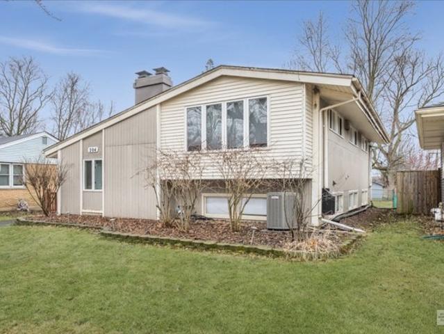 House for sale in North Aurora, Illinois