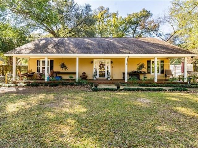 House for sale in Satsuma, Alabama