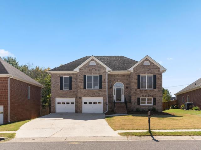 House for sale in Royal Oaks, Pelham