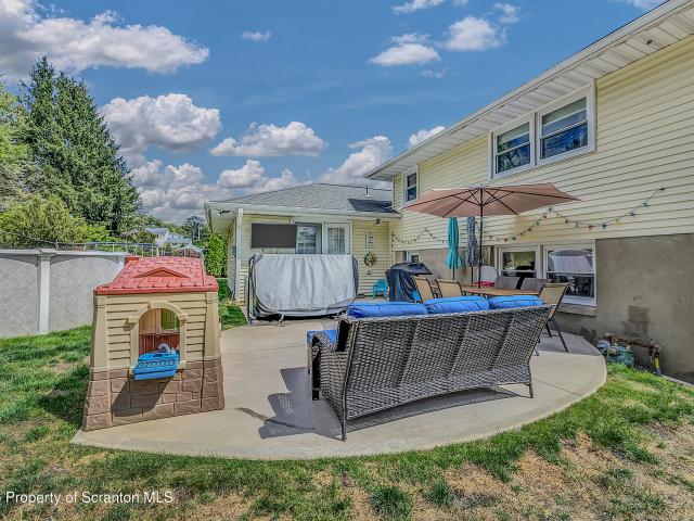 House for sale in Blakely, Pennsylvania