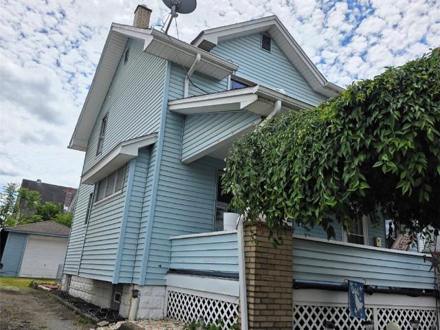 House for sale in New Castle, Pennsylvania