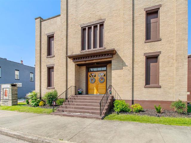 Commercial for sale in Cave City