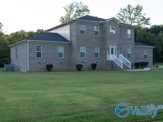 House for sale in Bridgeport, Alabama