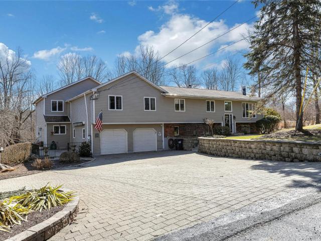 House for sale in Baldwin Place, New York