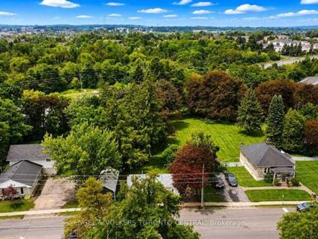 House for sale in Barrie, Central Ontario