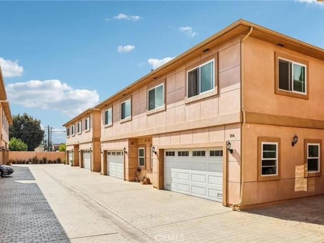 Townhouse for sale in Canoga Park, California