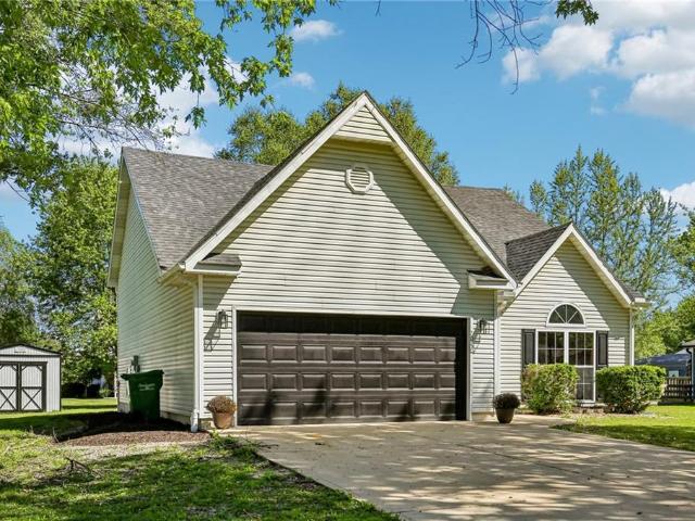 House for sale in Bates, Missouri