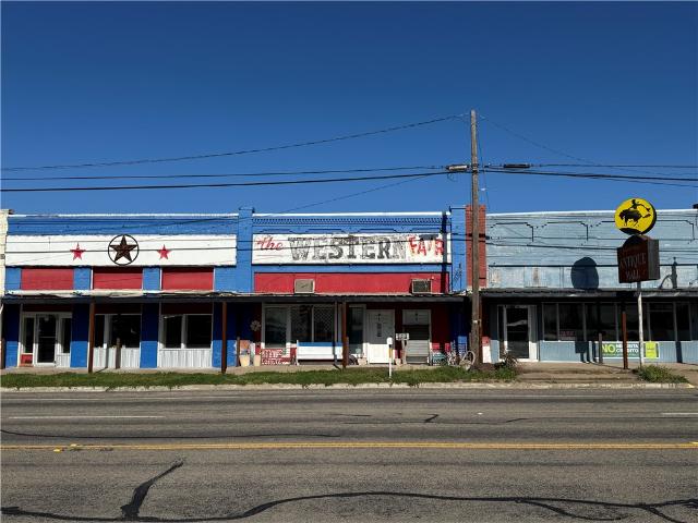 Commercial for sale in Lott, Texas