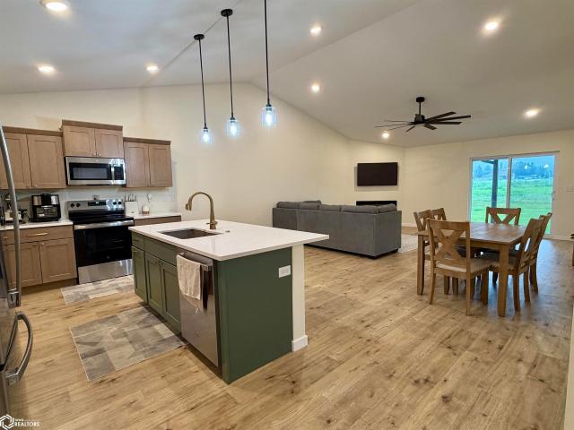 Condo for sale in Conrad, Grundy County