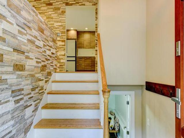 House for sale in Elmwood Park, New Jersey