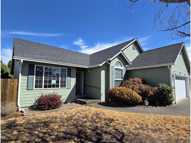 House for sale in Sutherlin, Douglas County