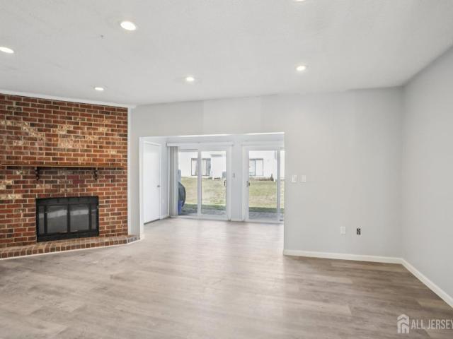 Townhouse for sale in Piscataway, New Jersey