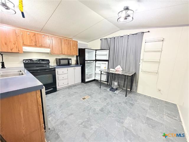 House for sale in Yoakum, DeWitt County