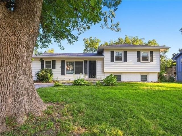 House for sale in Liberty Manor, Liberty