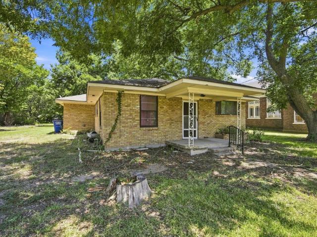 House for sale in Ellis, Texas