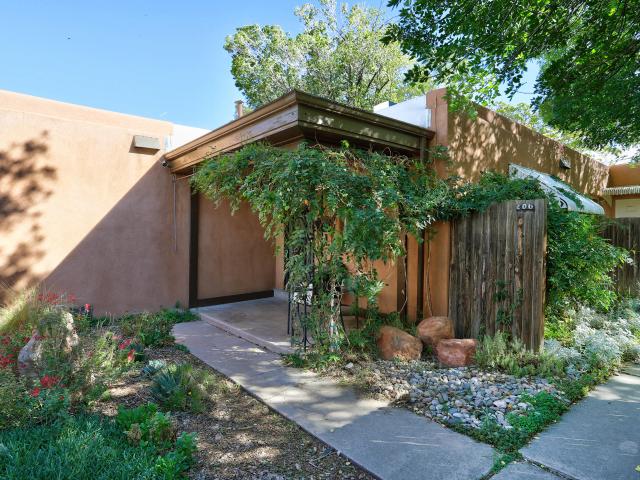 House for sale in Albuquerque, Bernalillo County