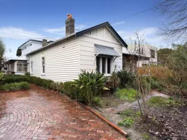 House for rent in Surrey Hills