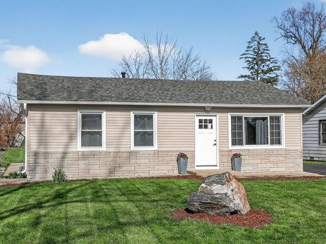 House for sale in Willow Springs, Illinois