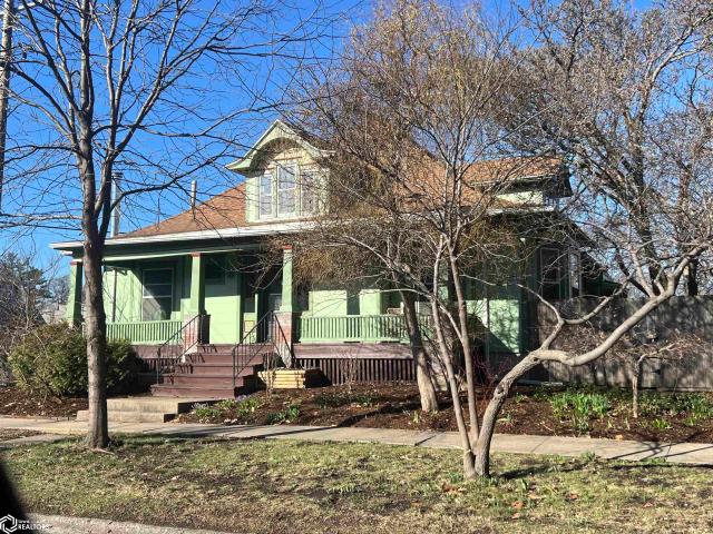 House for sale in Fairfield, Iowa