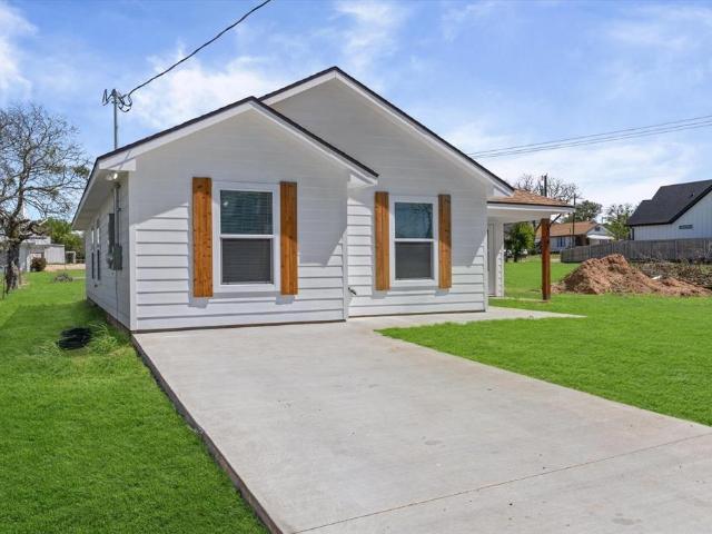 House for sale in Riesel, Texas