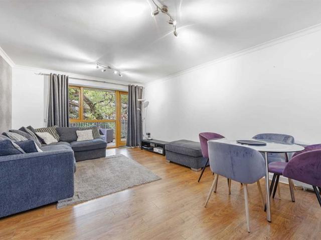 Apartment to rent in Bluebell, North Tipperary