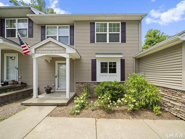Townhouse for sale in Windsor Locks, Connecticut