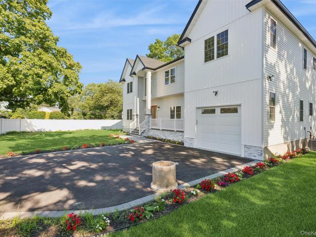 House for sale in Huntington, New York