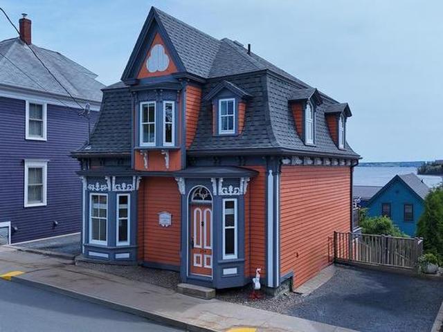 House for sale in Lunenburg, Nova Scotia