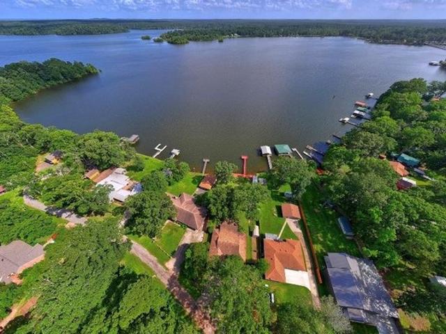 House for sale in Sabine, Texas