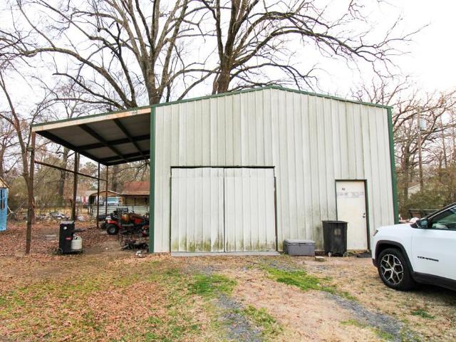 House for sale in Hooks, Texas