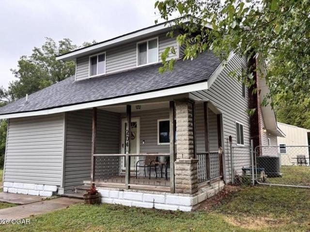 House for sale in Sarcoxie, Missouri