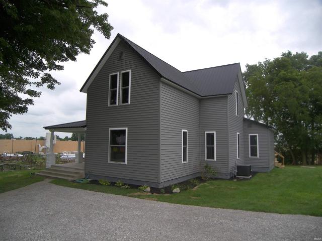 House for sale in Syracuse, Indiana