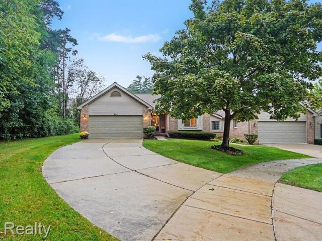 Condo for sale in Brighton, Michigan