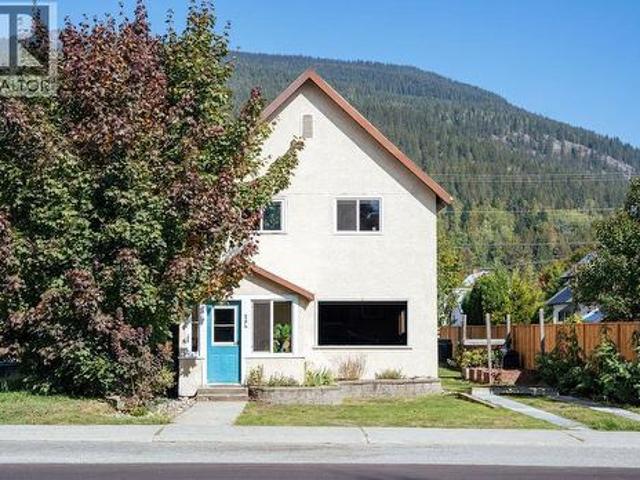House for sale in Revelstoke, Columbia-Shuswap Regional District