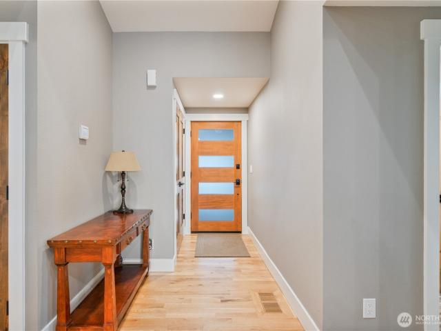 House for sale in Castle Rock, Cowlitz County