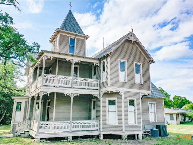 House for sale in Cuero