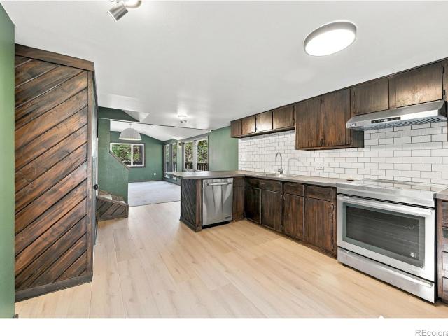 House for sale in Waltonia, Drake
